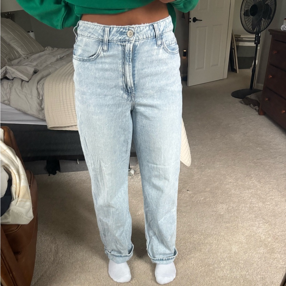 Hollister Women's Light Blue Straight Leg Jeans